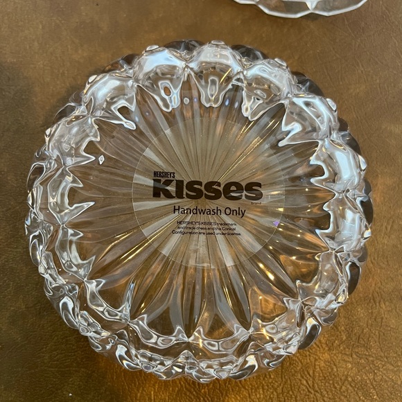 Hershey Kisses Crystal Candy Dish - Picture 4 of 11